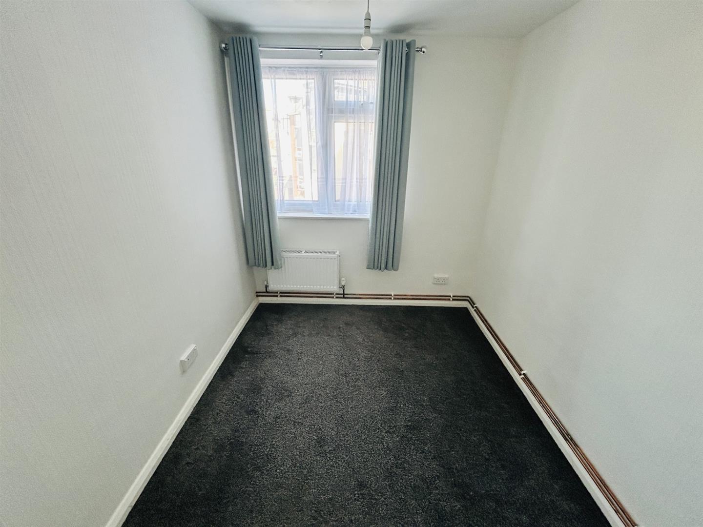 2 Bedroom Flat. Bourneside Court, Seaside Road in Eastbourne, East Sussex 9
